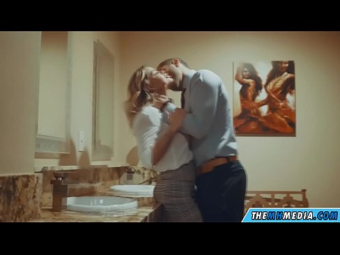 ❤️ जब एउटा बस्टी गोरोले तपाईंलाई सार्वजनिक शौचालयमा बहकाउँछ ️❌ सेक्स ❌️❤